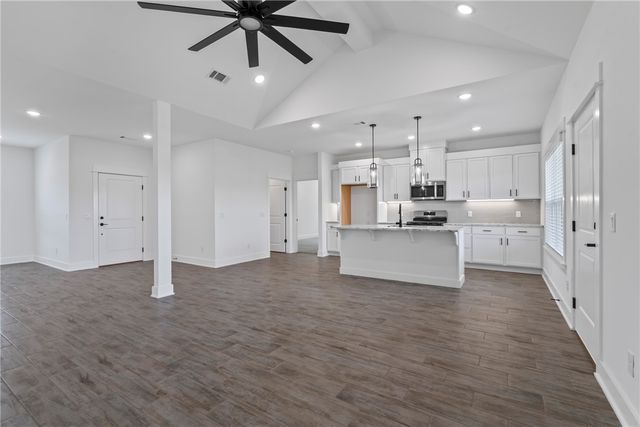 165 N Box Turtle Avenue, Farmington, AR 72730