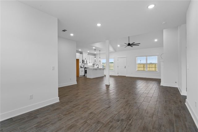 165 N Box Turtle Avenue, Farmington, AR 72730