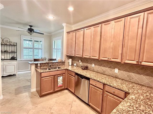 9511 Napoli LN # 202, Naples, FL 34113