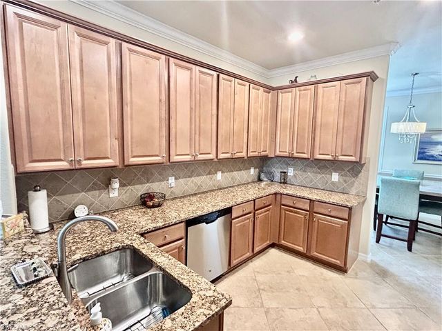 9511 Napoli LN # 202, Naples, FL 34113