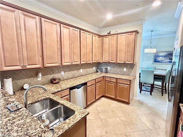 9511 Napoli LN # 202, Naples, FL 34113