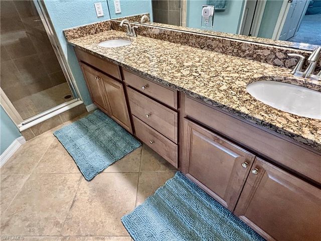 9511 Napoli LN # 202, Naples, FL 34113