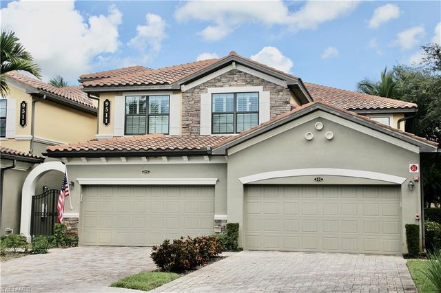9511 Napoli LN # 202, Naples, FL 34113