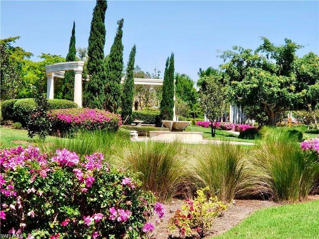 9511 Napoli LN # 202, Naples, FL 34113