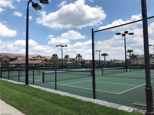 9511 Napoli LN # 202, Naples, FL 34113