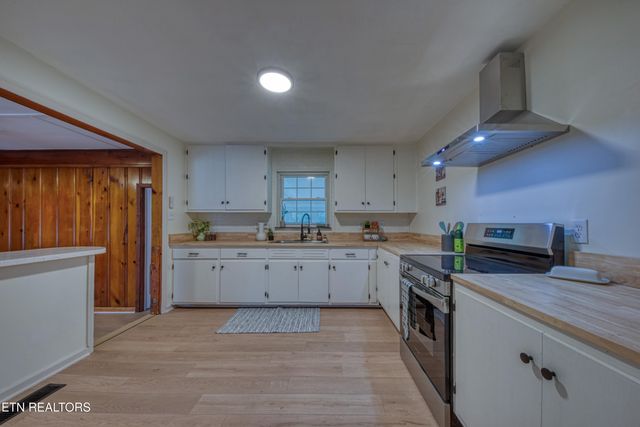 2010 Berea Ave, Knoxville, TN 37920