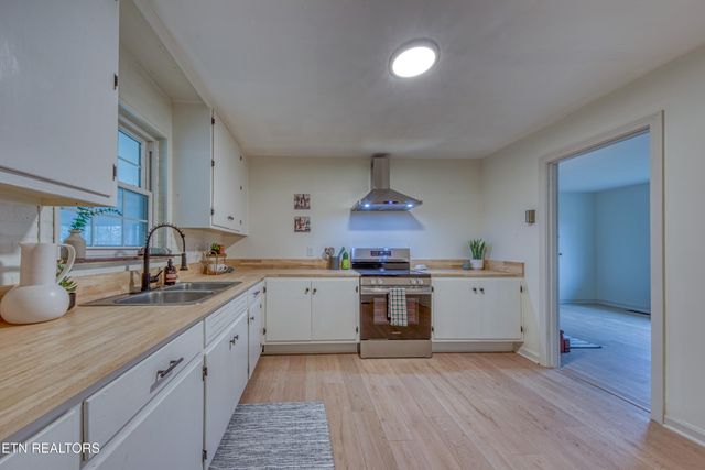 2010 Berea Ave, Knoxville, TN 37920