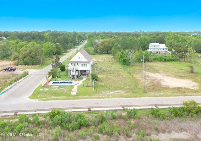 6236 S Beach Boulevard, Bay Saint Louis, MS 39520