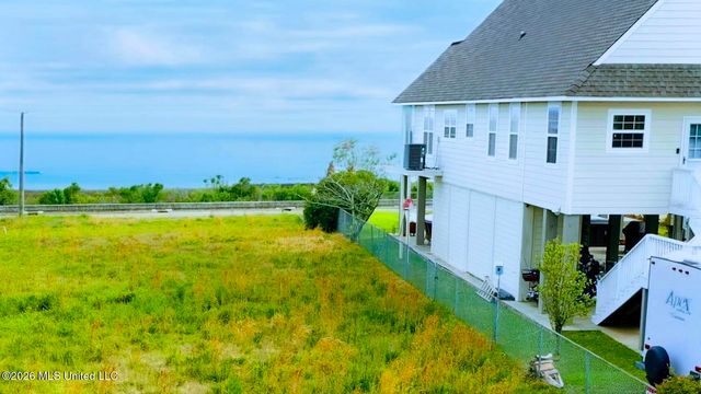 6236 S Beach Boulevard, Bay Saint Louis, MS 39520