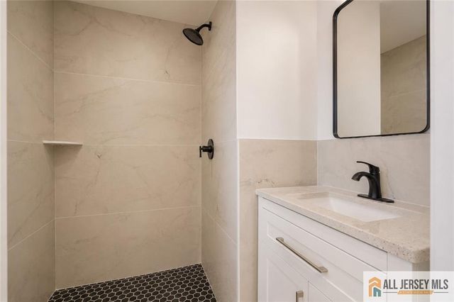 31 Shearn Drive, Middlesex, NJ 08846
