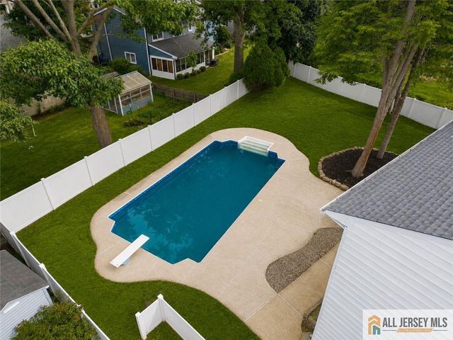 31 Shearn Drive, Middlesex, NJ 08846