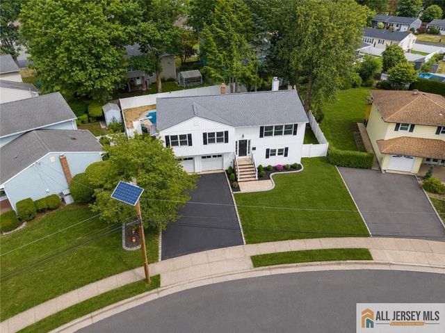 31 Shearn Drive, Middlesex, NJ 08846
