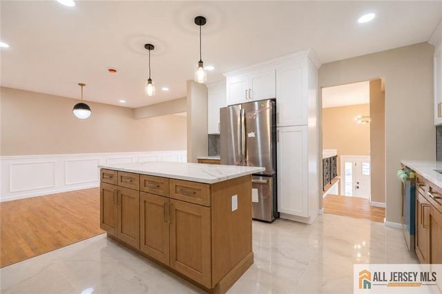 31 Shearn Drive, Middlesex, NJ 08846