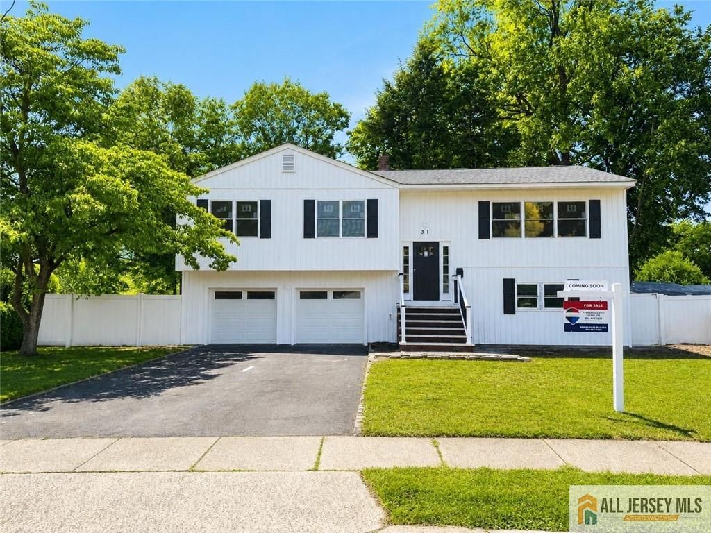 31 Shearn Drive, Middlesex, NJ 08846