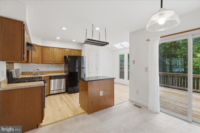 6090 JOUST LN, Alexandria, VA 22315