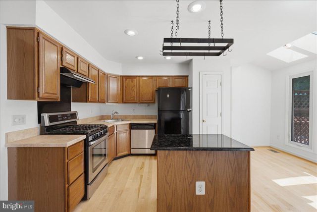 6090 JOUST LN, Alexandria, VA 22315