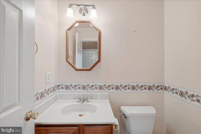 6090 JOUST LN, Alexandria, VA 22315