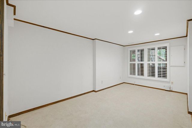 6090 JOUST LN, Alexandria, VA 22315