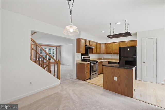 6090 JOUST LN, Alexandria, VA 22315