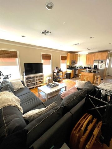 447 East 7th 1, Boston, MA 02127