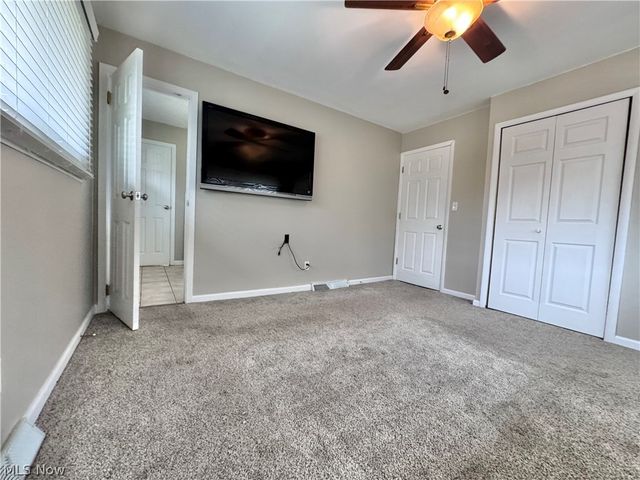 4230 Selkirk Avenue, Austintown, OH 44511