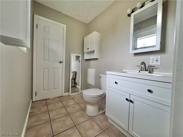 4230 Selkirk Avenue, Austintown, OH 44511