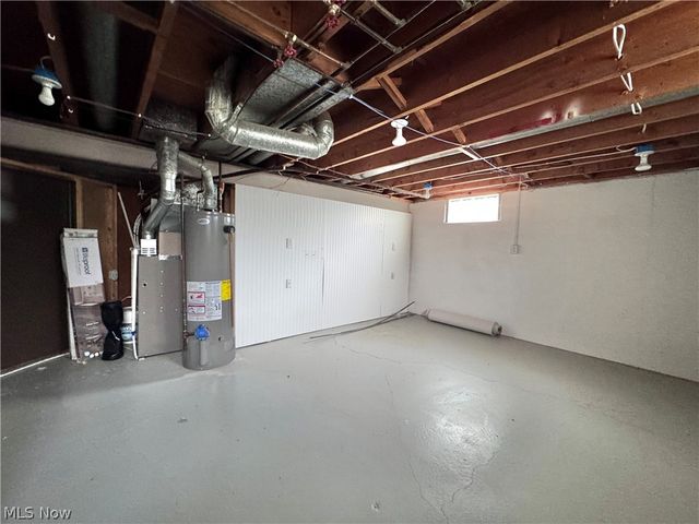 4230 Selkirk Avenue, Austintown, OH 44511