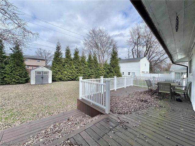 4230 Selkirk Avenue, Austintown, OH 44511