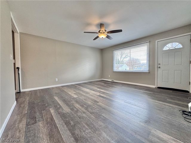 4230 Selkirk Avenue, Austintown, OH 44511