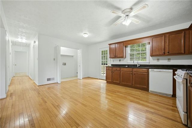 864 Whitehall Drive, Lawrenceville, GA 30043