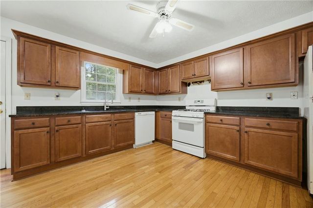 864 Whitehall Drive, Lawrenceville, GA 30043