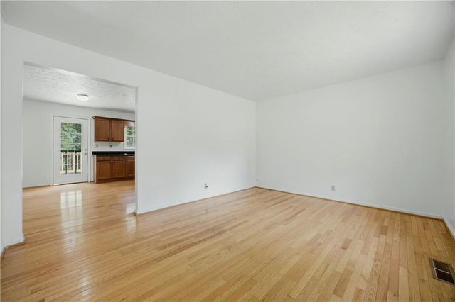 864 Whitehall Drive, Lawrenceville, GA 30043