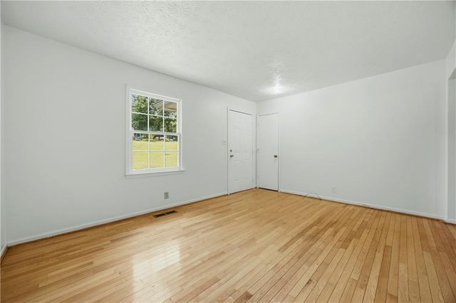 864 Whitehall Drive, Lawrenceville, GA 30043