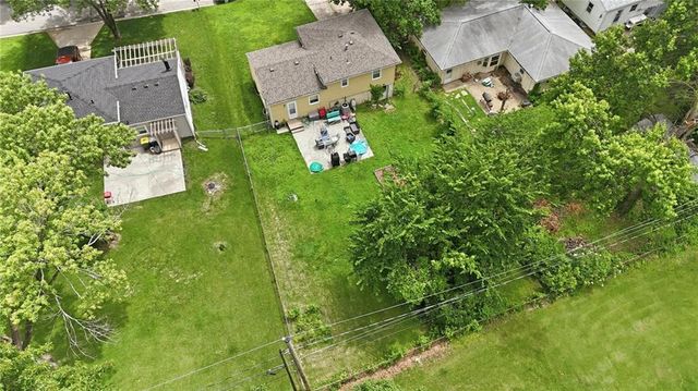4400 NE Sunnybrook Lane, Kansas City, MO 64117