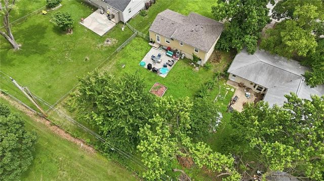 4400 NE Sunnybrook Lane, Kansas City, MO 64117