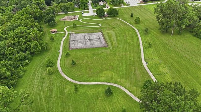 4400 NE Sunnybrook Lane, Kansas City, MO 64117