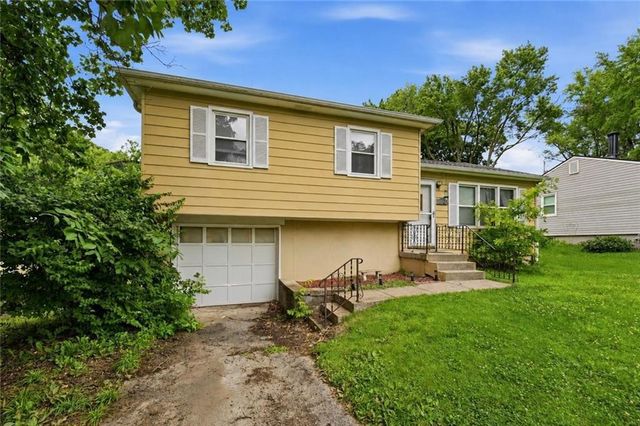 4400 NE Sunnybrook Lane, Kansas City, MO 64117