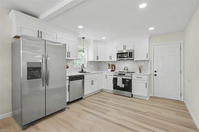 54 Cavalier RD, Hampton, VA 23669
