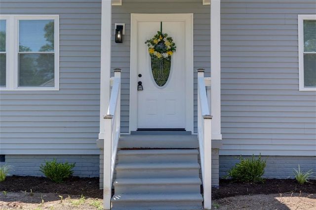 54 Cavalier RD, Hampton, VA 23669