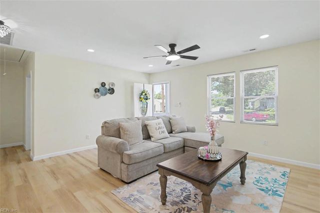 54 Cavalier RD, Hampton, VA 23669
