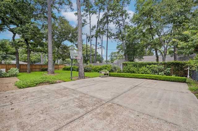 103 Beaver Tail Point, Houston, TX 77024