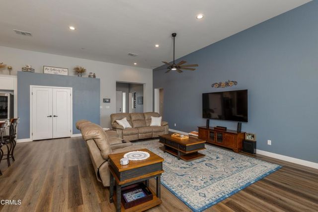 6909 Aquamarine Drive, Bakersfield, CA 93306