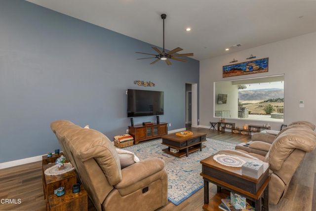 6909 Aquamarine Drive, Bakersfield, CA 93306