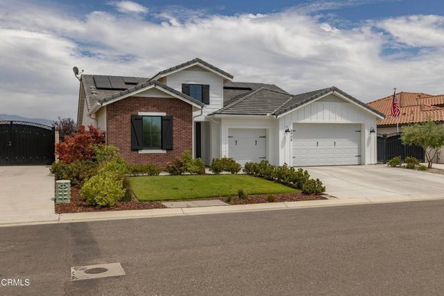 6909 Aquamarine Drive, Bakersfield, CA 93306