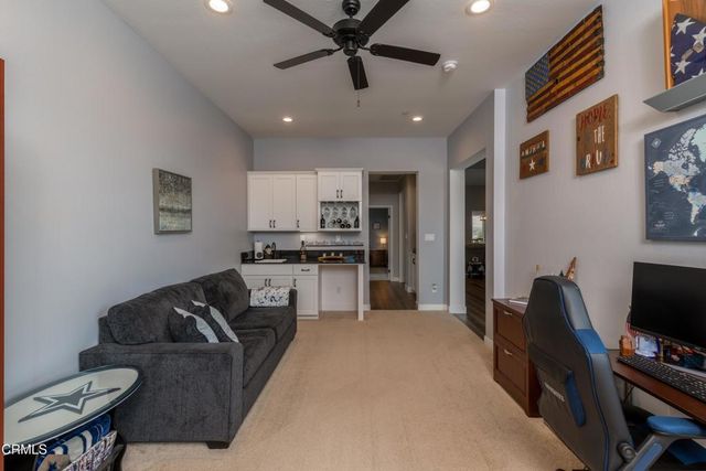 6909 Aquamarine Drive, Bakersfield, CA 93306