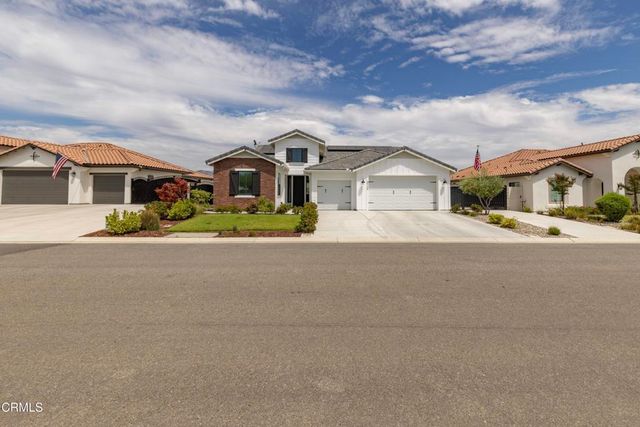 6909 Aquamarine Drive, Bakersfield, CA 93306