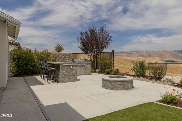 6909 Aquamarine Drive, Bakersfield, CA 93306