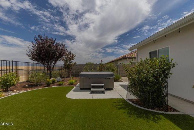 6909 Aquamarine Drive, Bakersfield, CA 93306