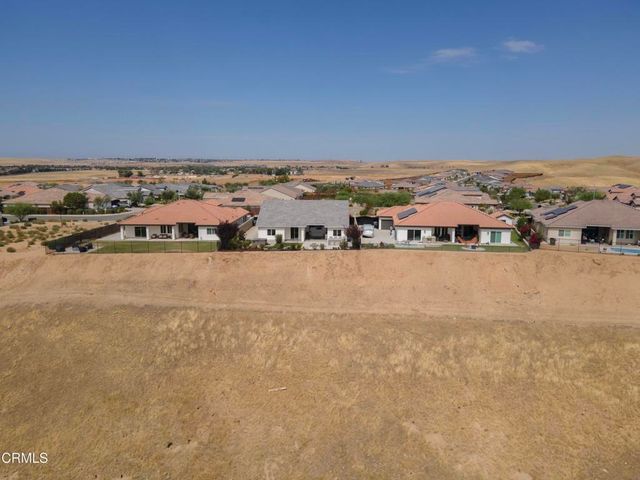 6909 Aquamarine Drive, Bakersfield, CA 93306