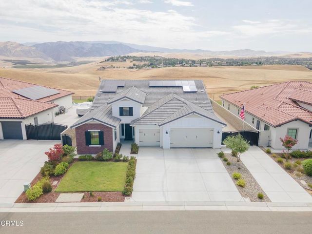 6909 Aquamarine Drive, Bakersfield, CA 93306